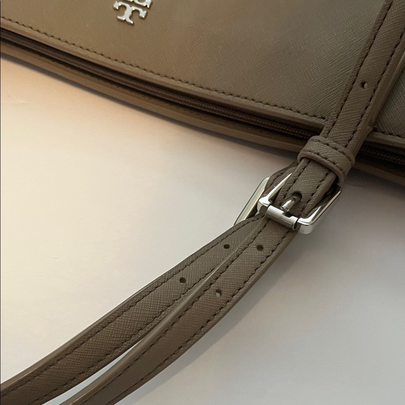 Tory Burch York Buckle Tote Bag in Saffiano Leather and a Grey/Taupe Color Purse - Picture 12 of 14